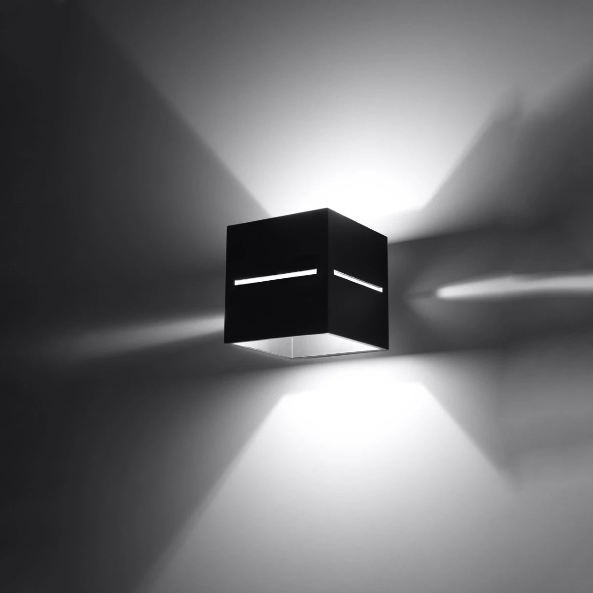 Aluminium Wall Light With Lobo Lamp - Deep Space