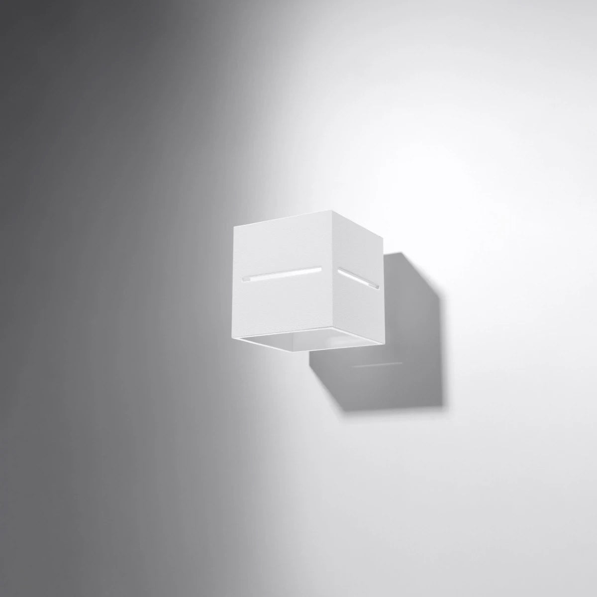 Aluminium Wall Light With Lobo Lamp - Deep Space