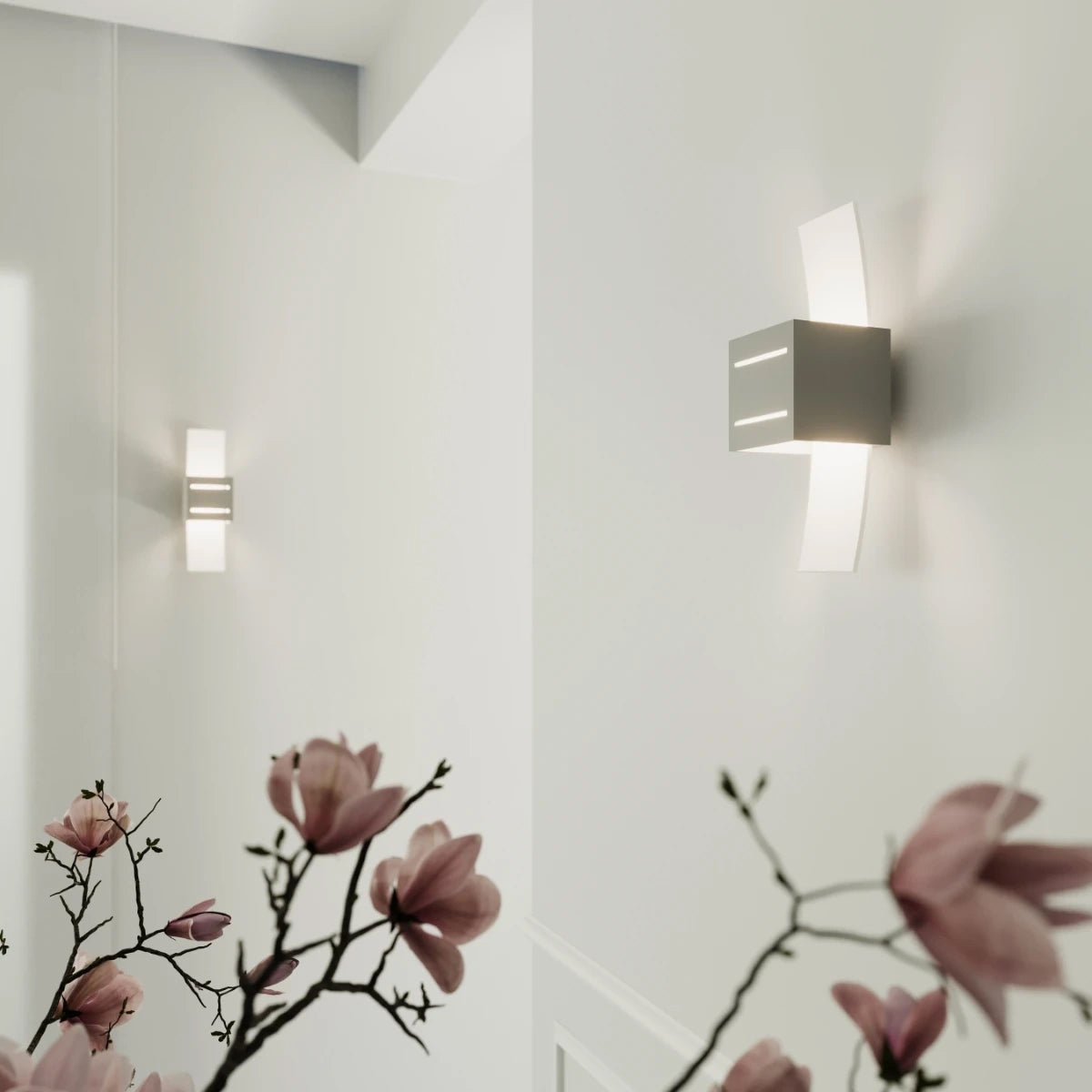 Aluminium Wall Light With Loreto Glass Lamp - Deep Space