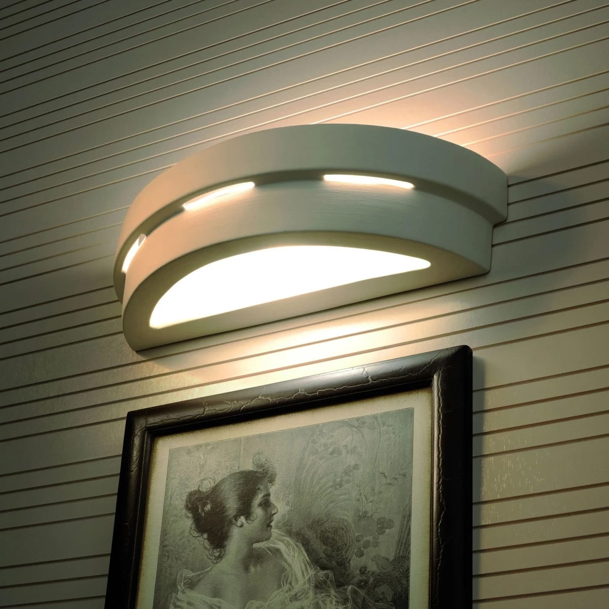Ceramic Wall Light With Leo Glass Lamp - Cafe Au Lait