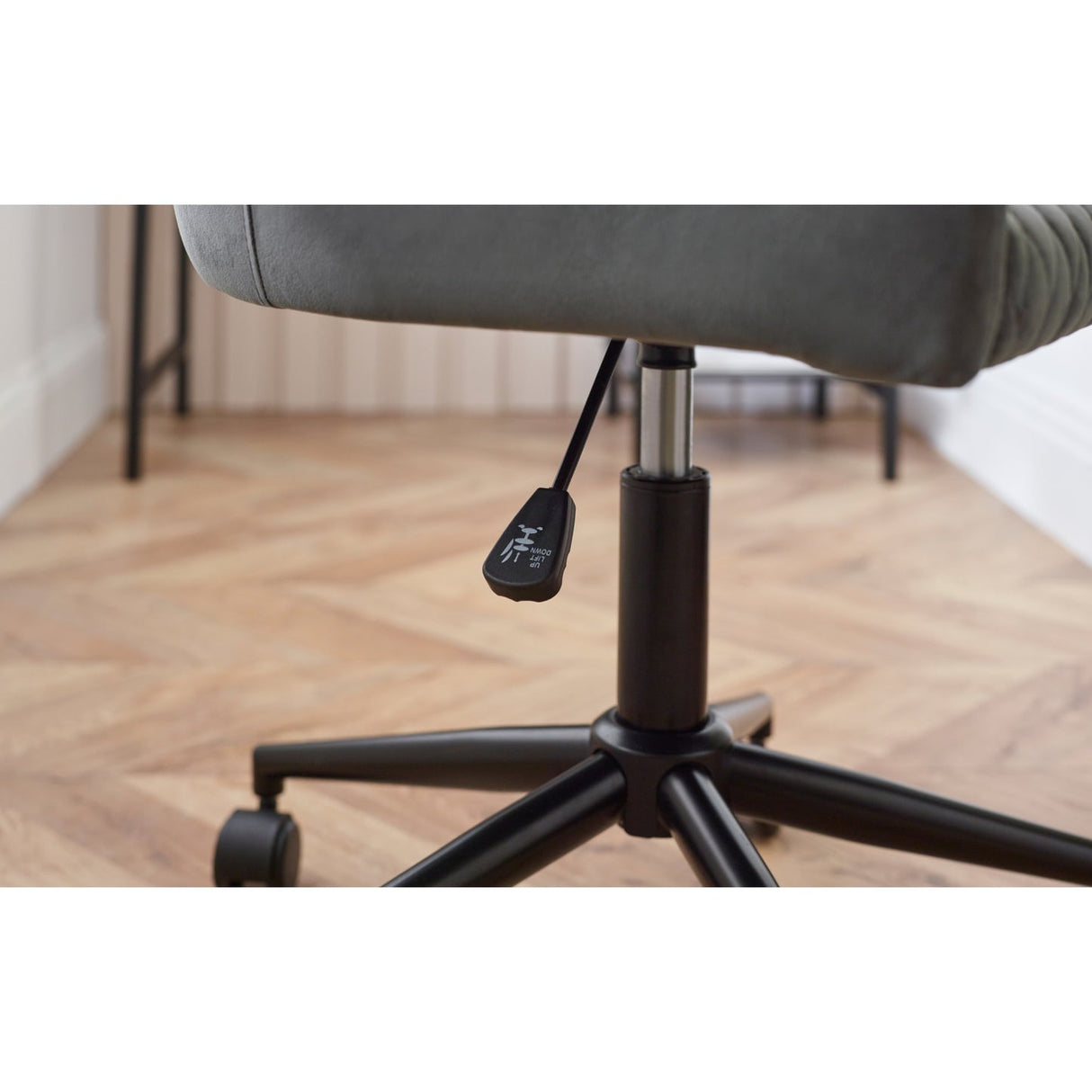 Faux Leather Home And Office Chair - Luxe