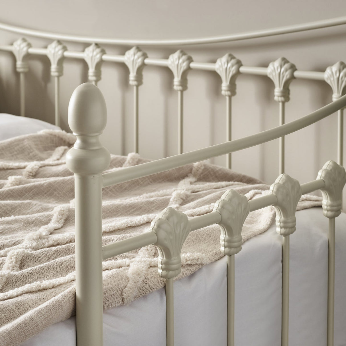 Metal Day Bed - Versailles