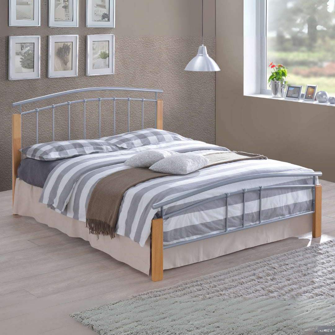 Metal Small Double Bed With Wooden Posts - Tetras