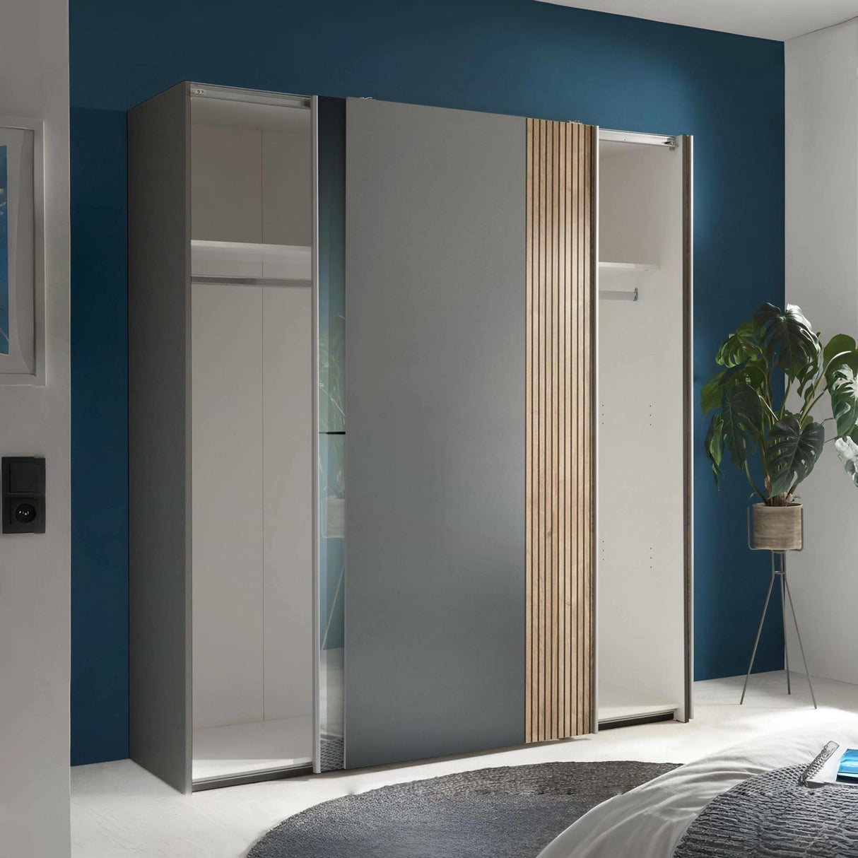 Mirrored Wardrobe With 2 Sliding Doors - Berno