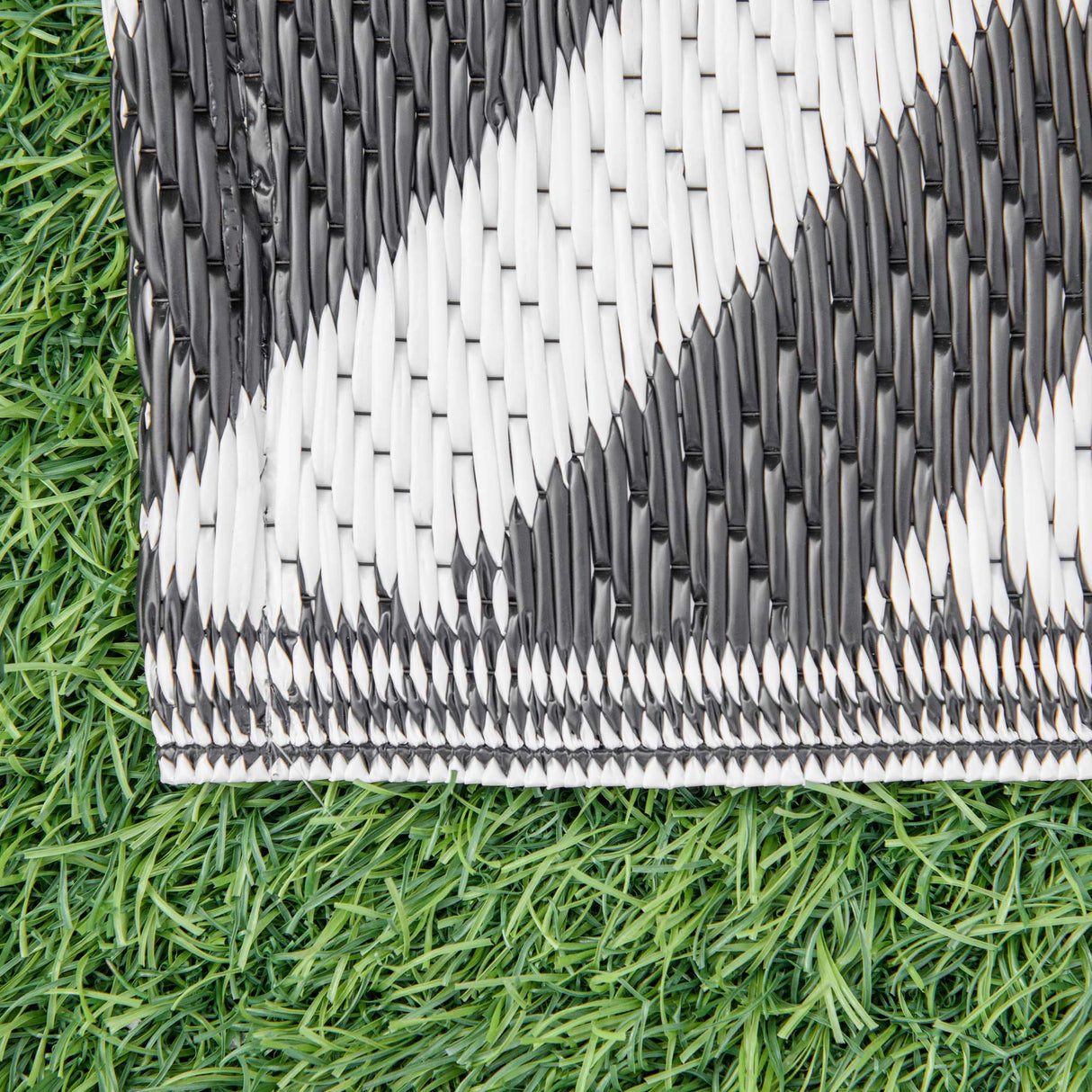 Polypropylene Outdoor Reversible Plastic Straw Rug 274cm Wide - Velmora