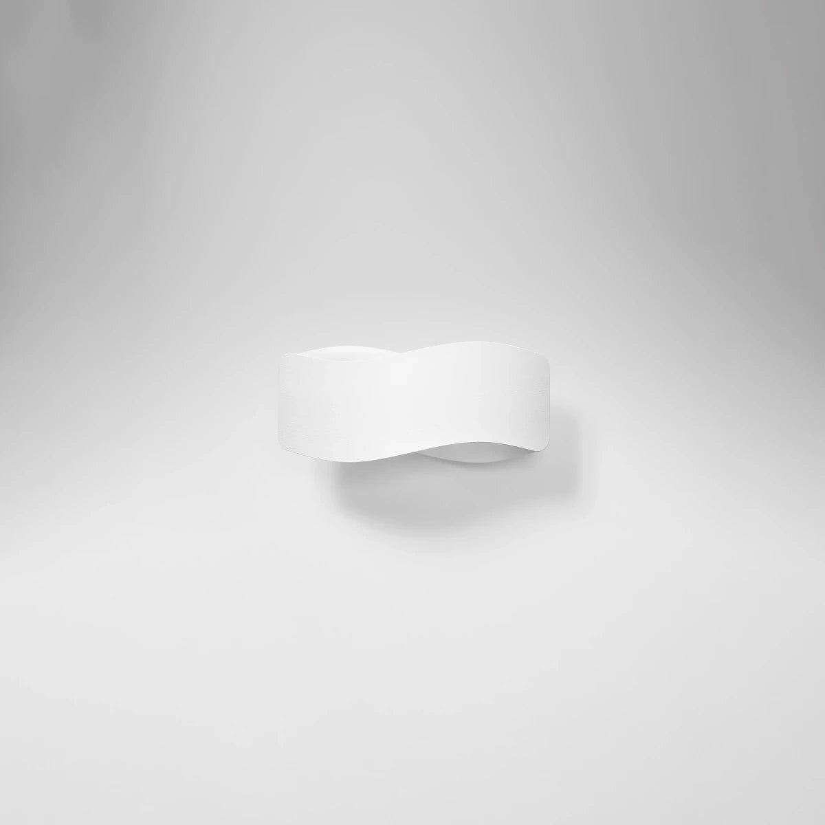 Steel Wall Light With Tila 30 Lamp - Blue Sapphire