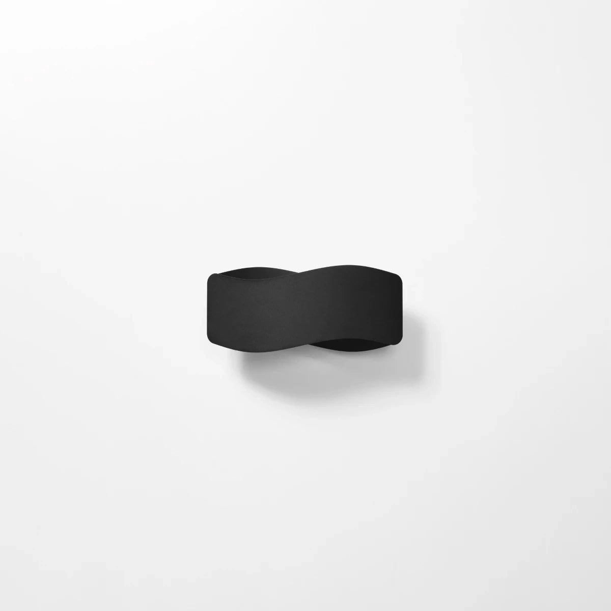 Steel Wall Light With Tila 30 Lamp - Blue Sapphire