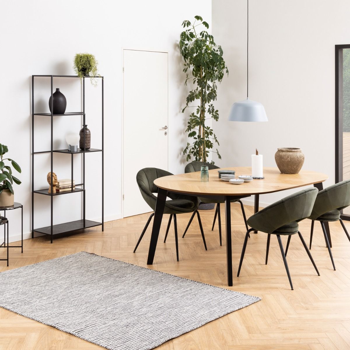 Wooden Dining Table for 4 to 6 People Round - Georgetown