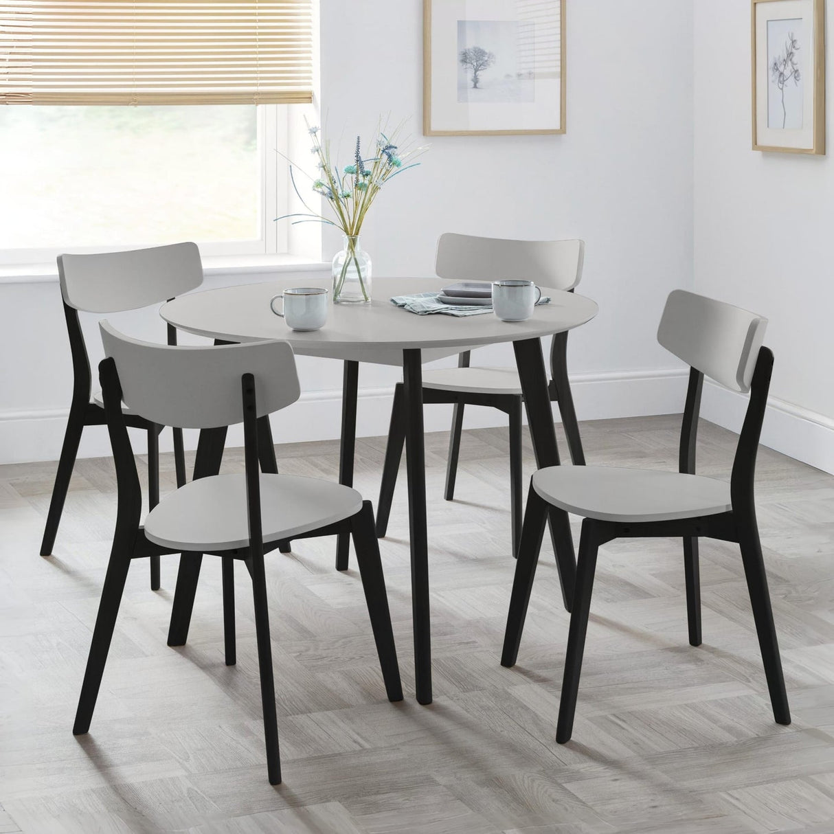Wooden Dining Table for 4 People Round - Casa