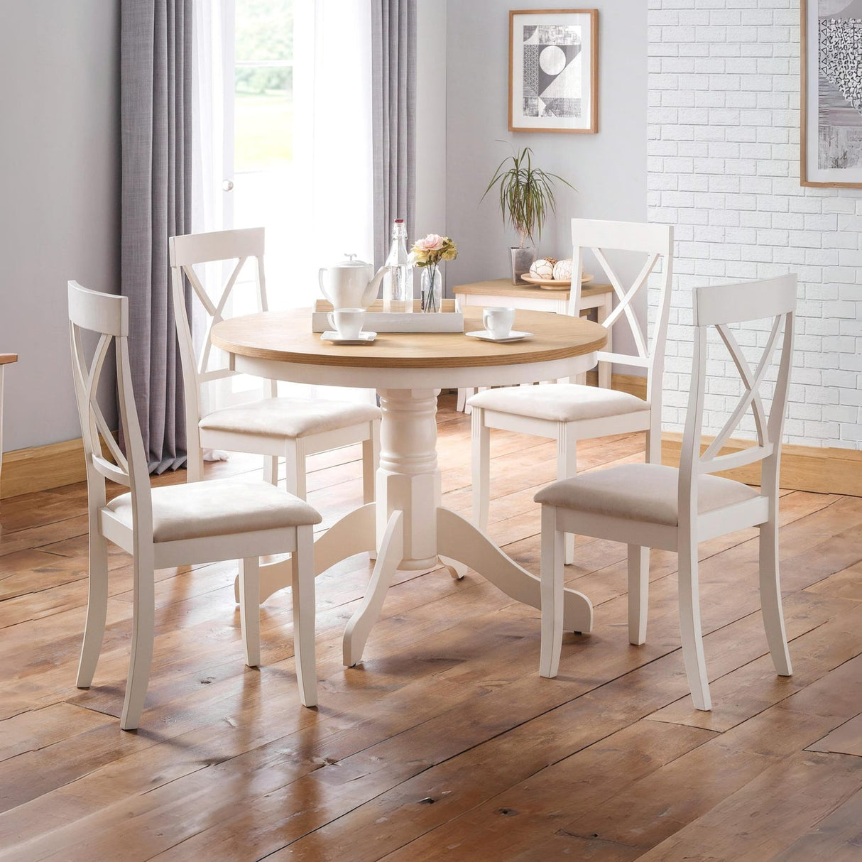Wooden Dining Table for 4 People Round - Davenport