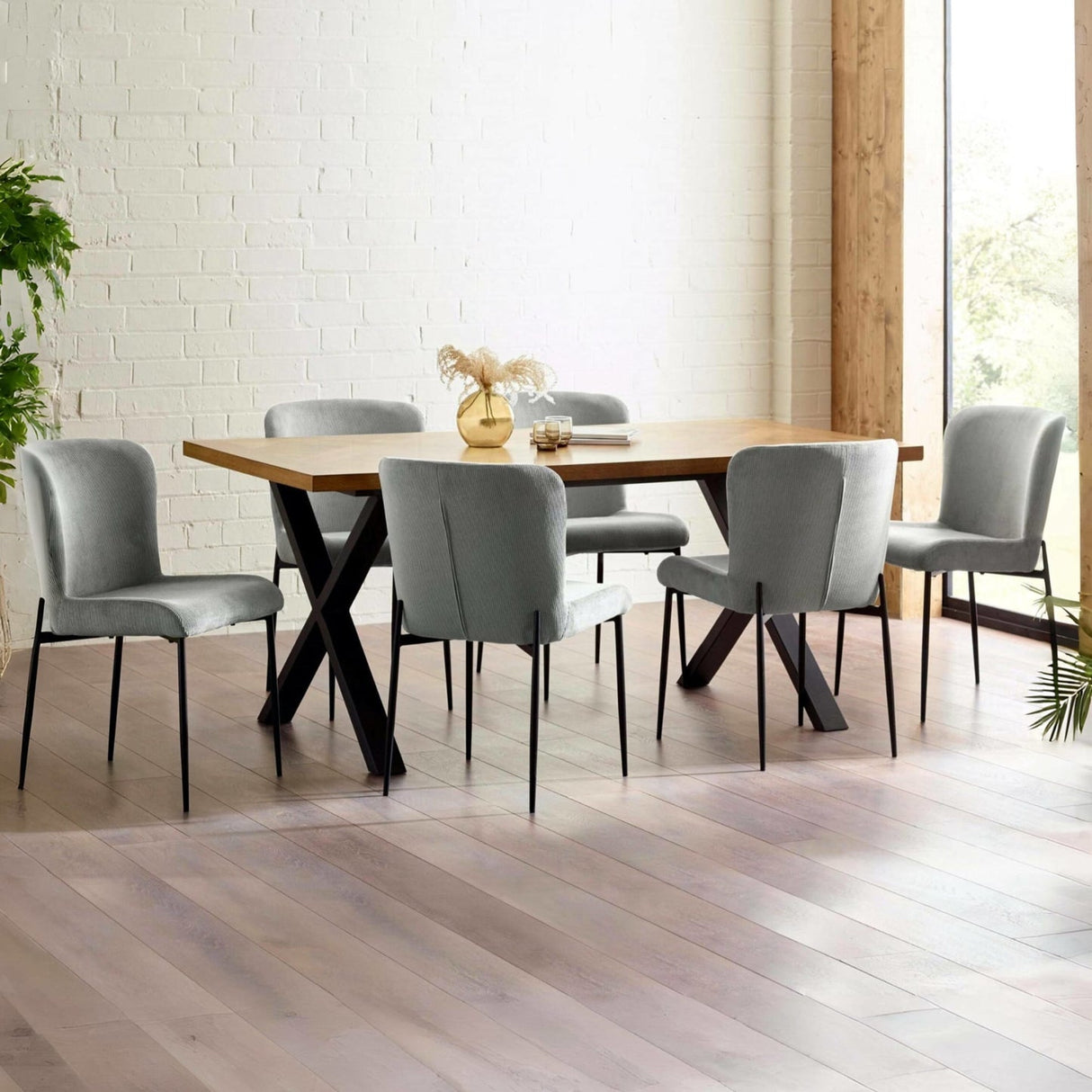 Wooden Dining Table for 4 to 6 People - Aron