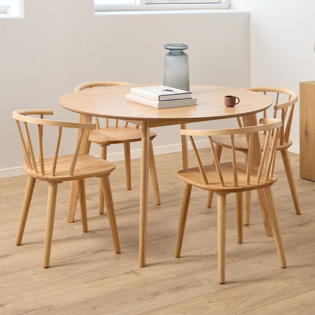 Wooden Dining Table Round With 4 Ida Oak Dining Chairs - Nagano