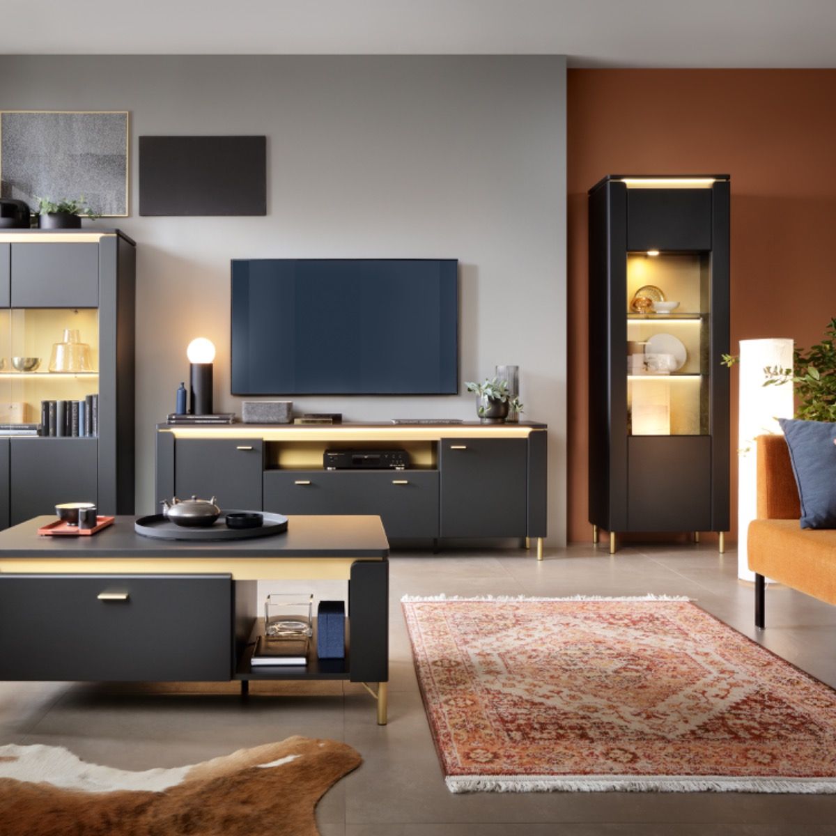 Wooden Display Cabinet With 1 Glass Door - Genoa