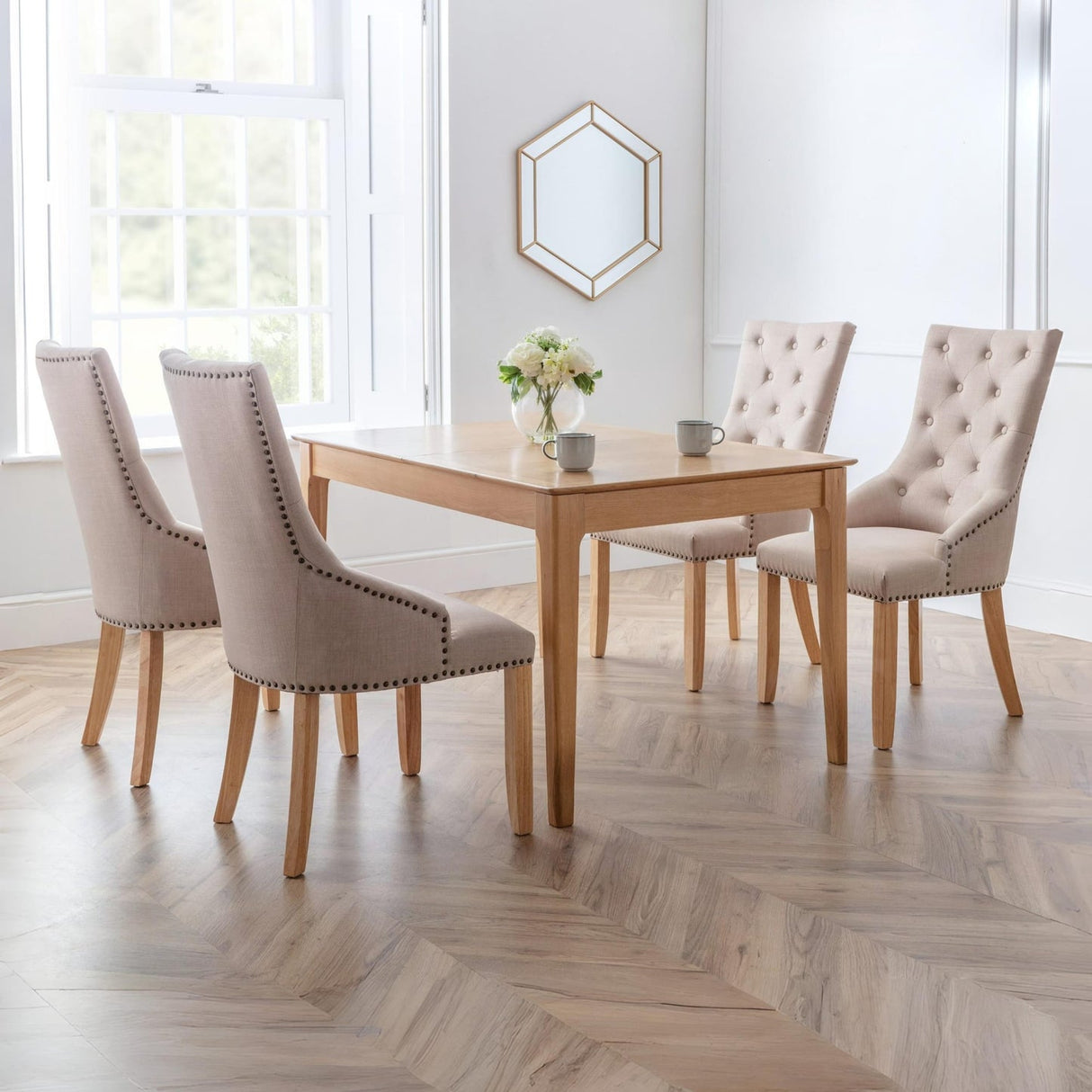 Wooden Extending Dining Table for 4 to 6 People - Cotswold