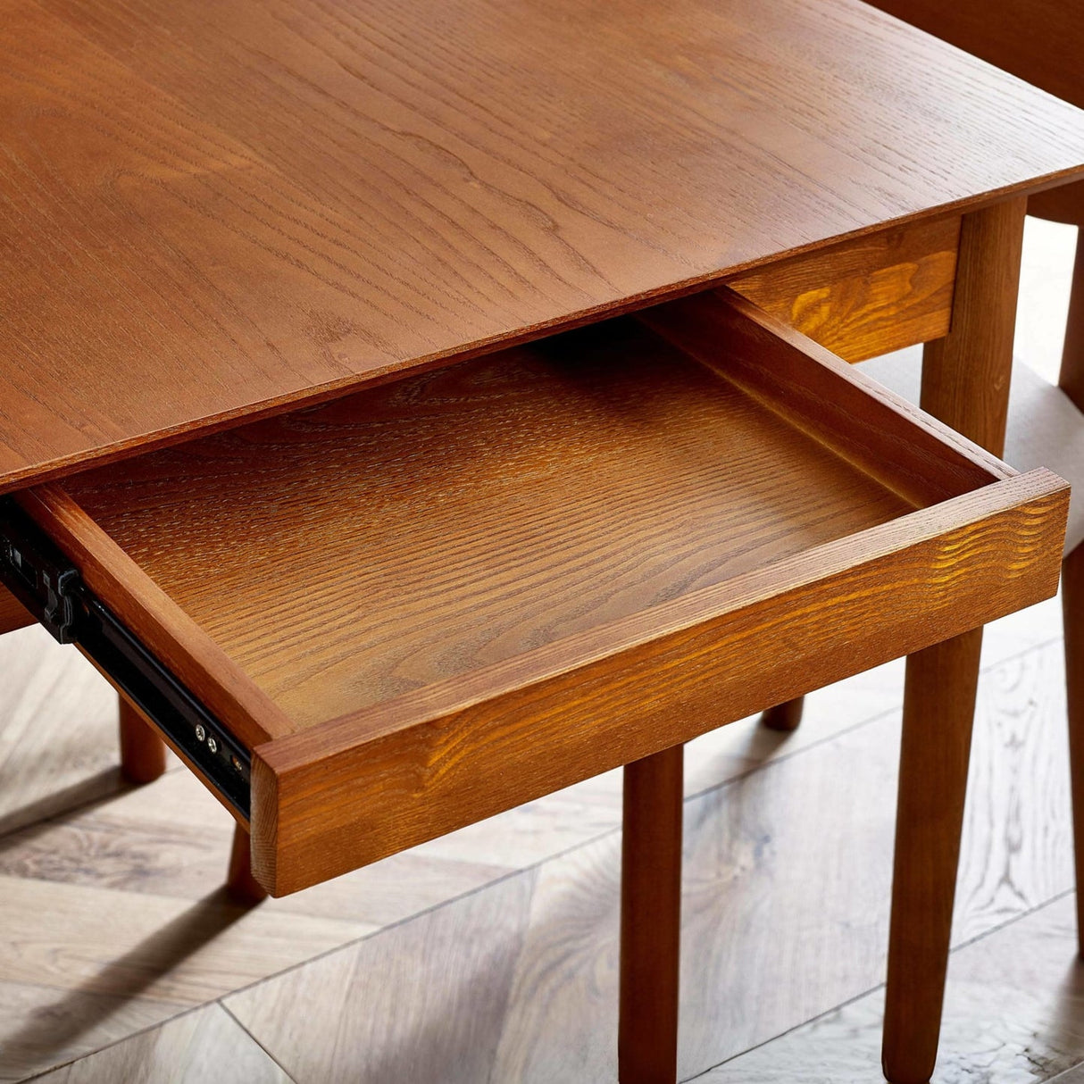 Wooden Extending Dining Table for 4 to 6 People With 2 Drawers - Lowry