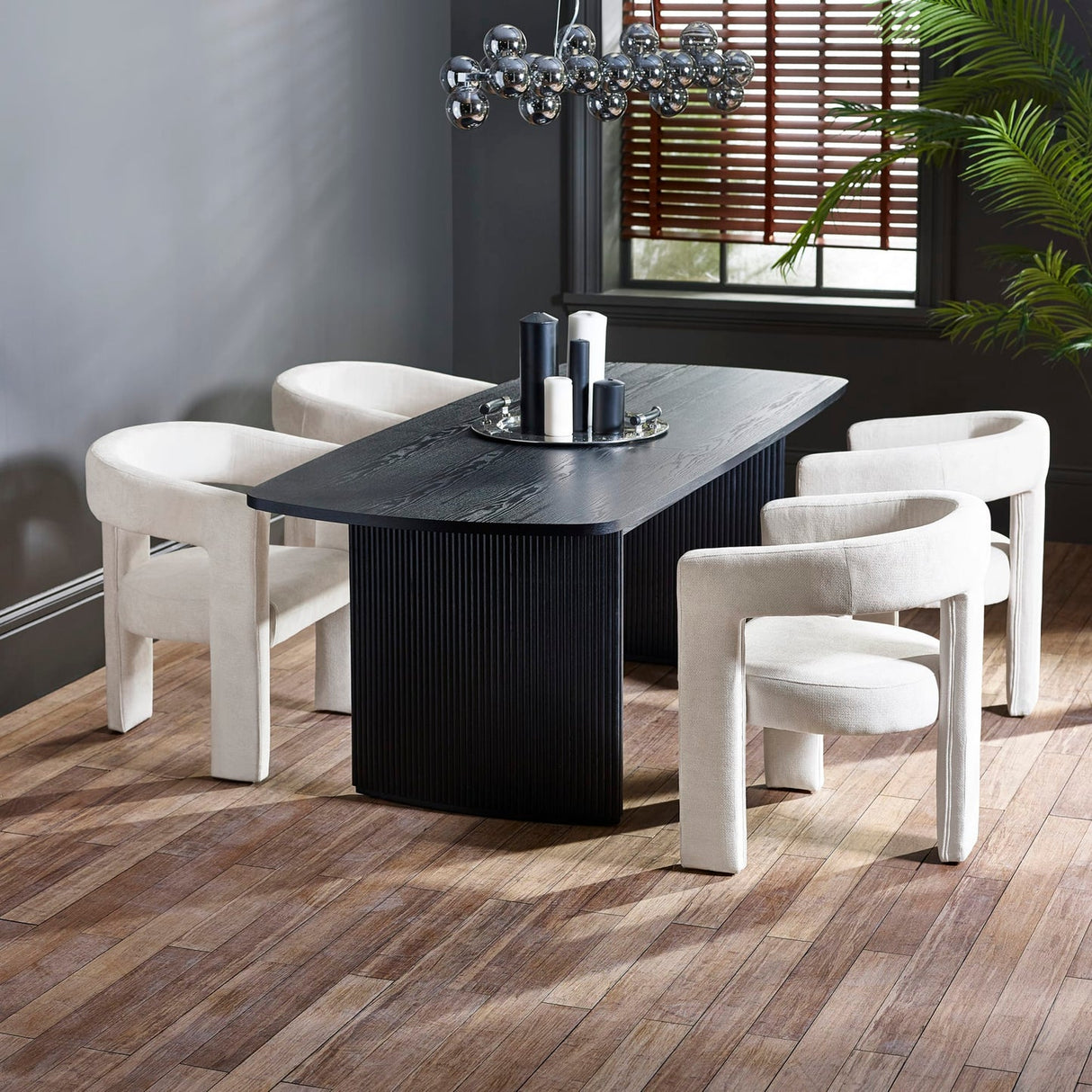 Wooden Extending Dining Table for 6 to 8 People - Louis