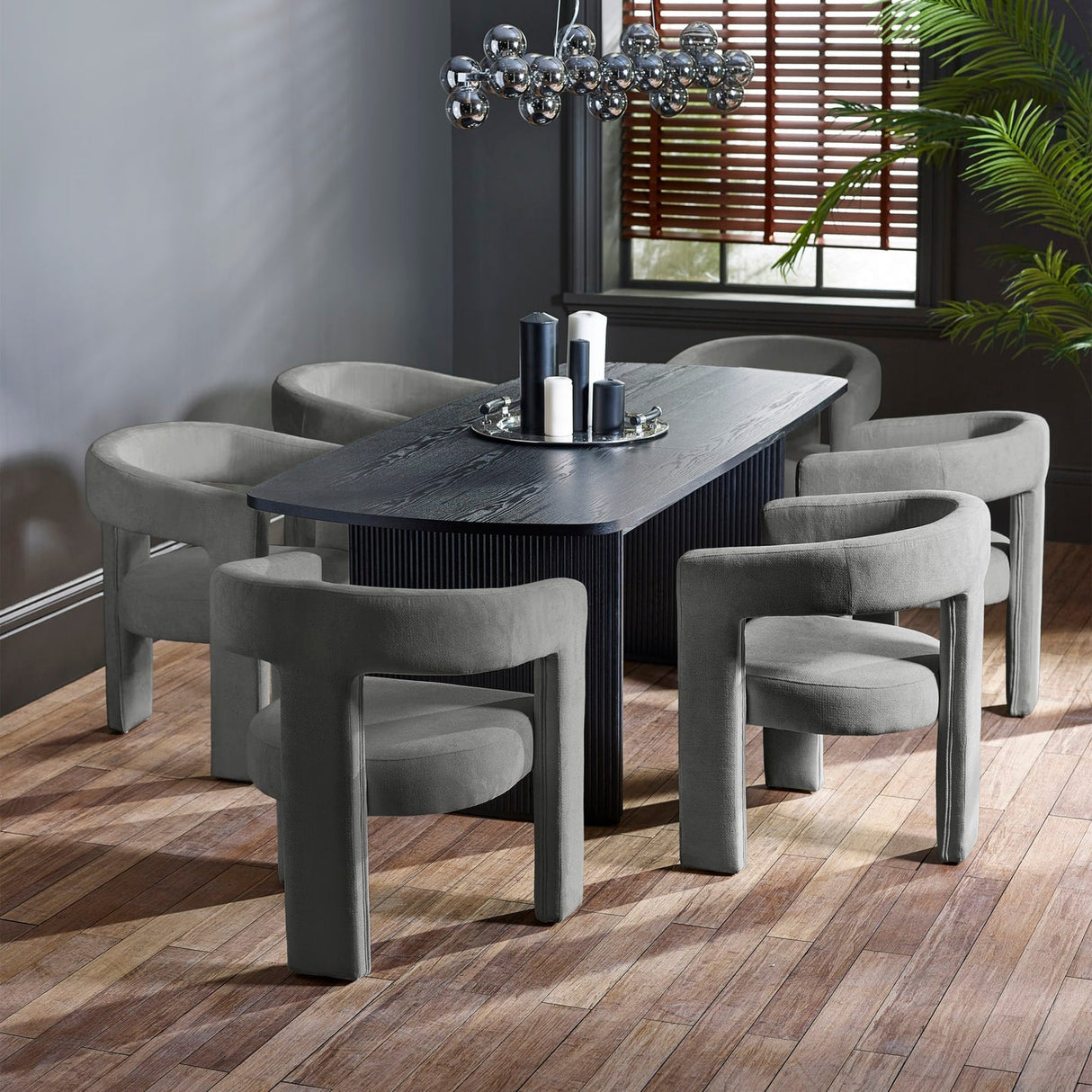 Wooden Extending Dining Table for 6 to 8 People - Louis