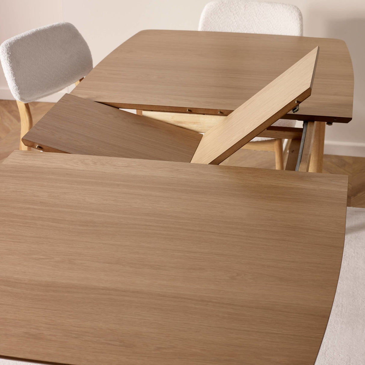 Wooden Extending Dining Table for 6 to 8 People - Theia