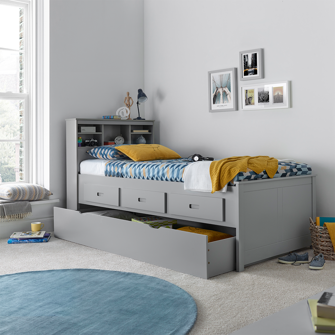 Wooden Single Day Bed With 3 Pull-Out Drawers And Trundle - Veera