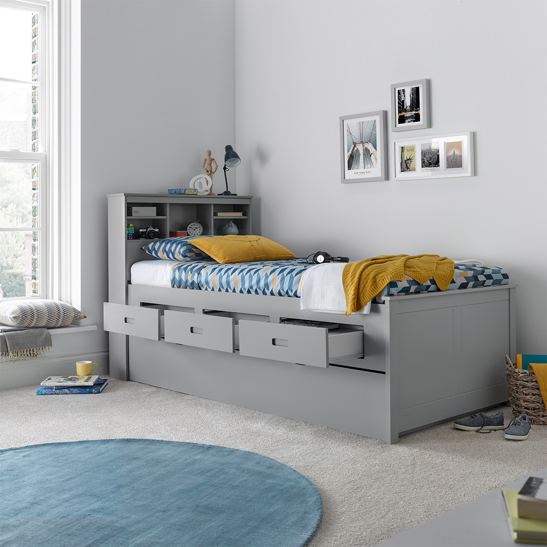 Wooden Single Day Bed With 3 Pull-Out Drawers And Trundle - Veera