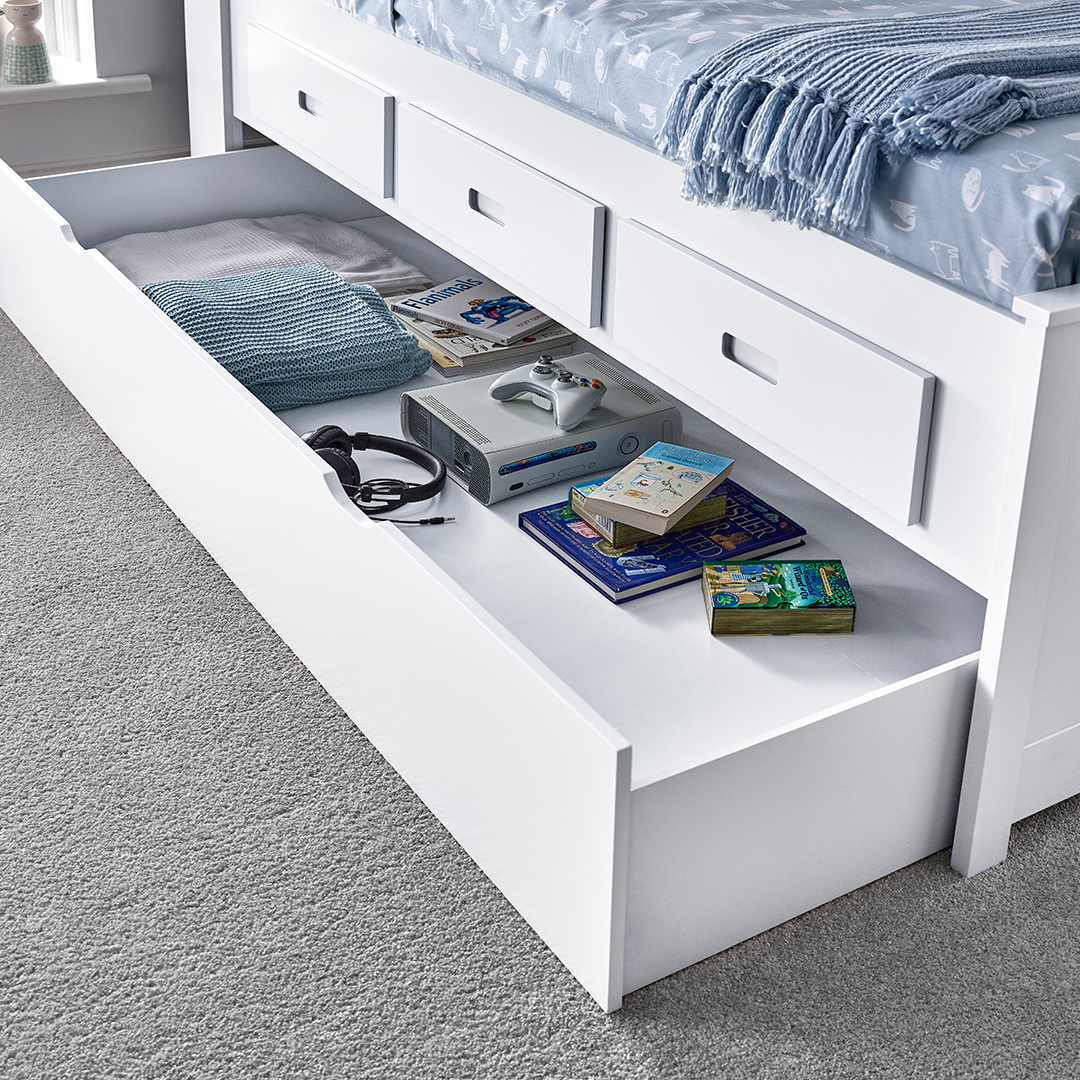 Wooden Single Day Bed With 3 Pull-Out Drawers And Trundle - Veera