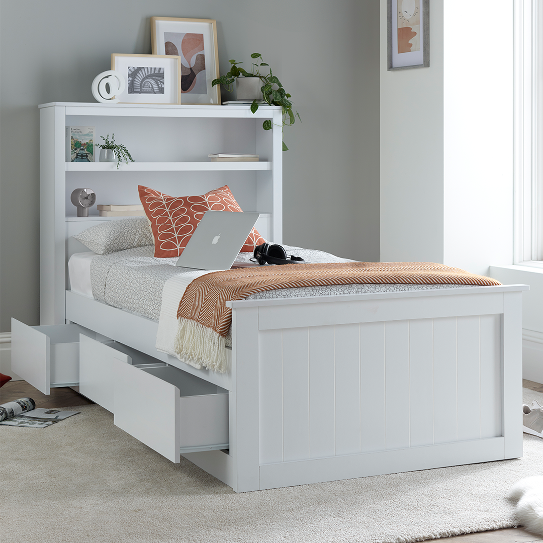 Wooden Storage Single Bed With 3 Pull-Out Drawers - Enzo