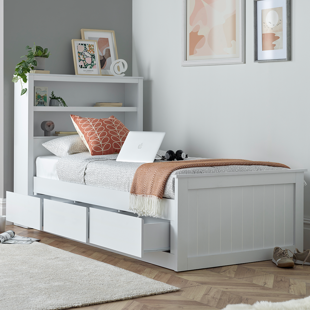 Wooden Storage Single Bed With 3 Pull-Out Drawers - Enzo