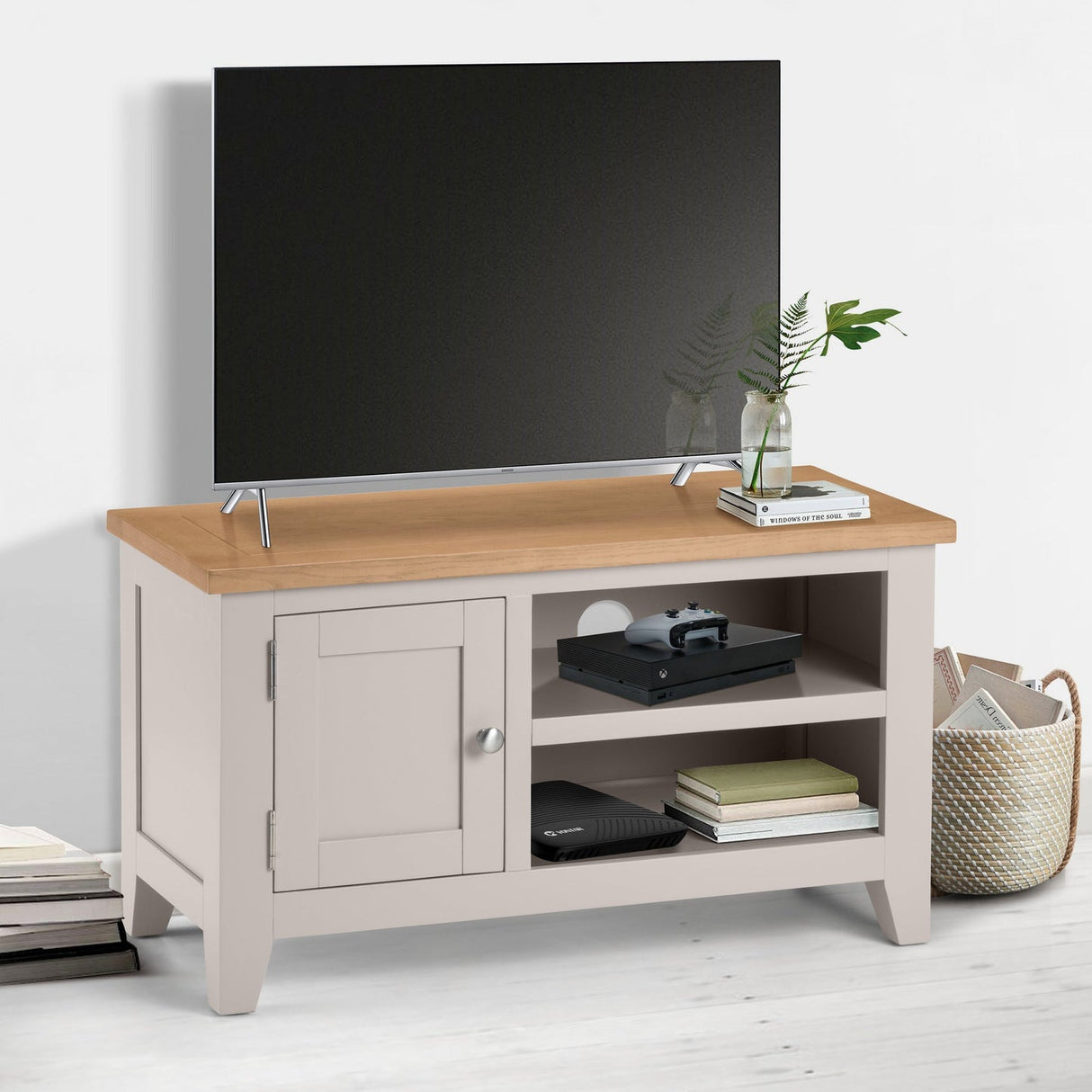 Wooden TV Stand With 1 Door - Richmond