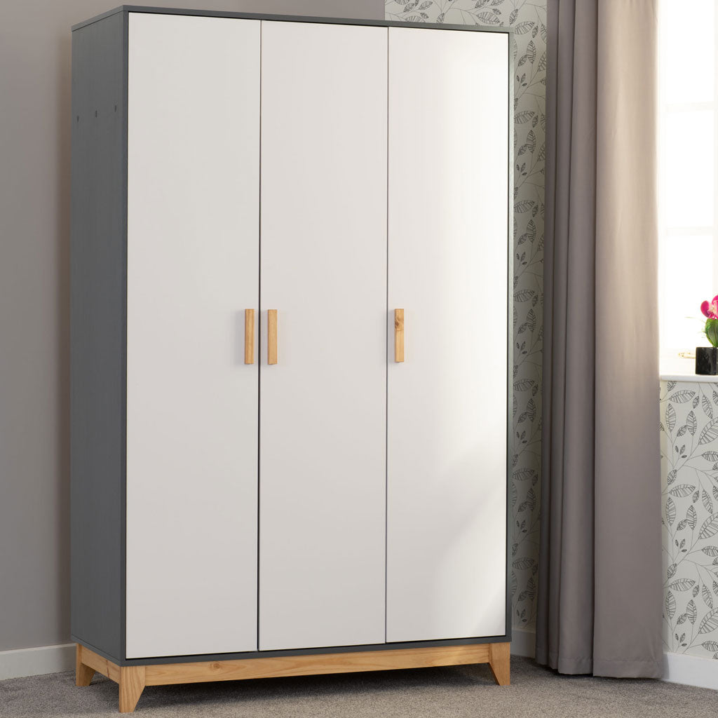 Wooden Wardrobe With 3 Doors - Cleveland