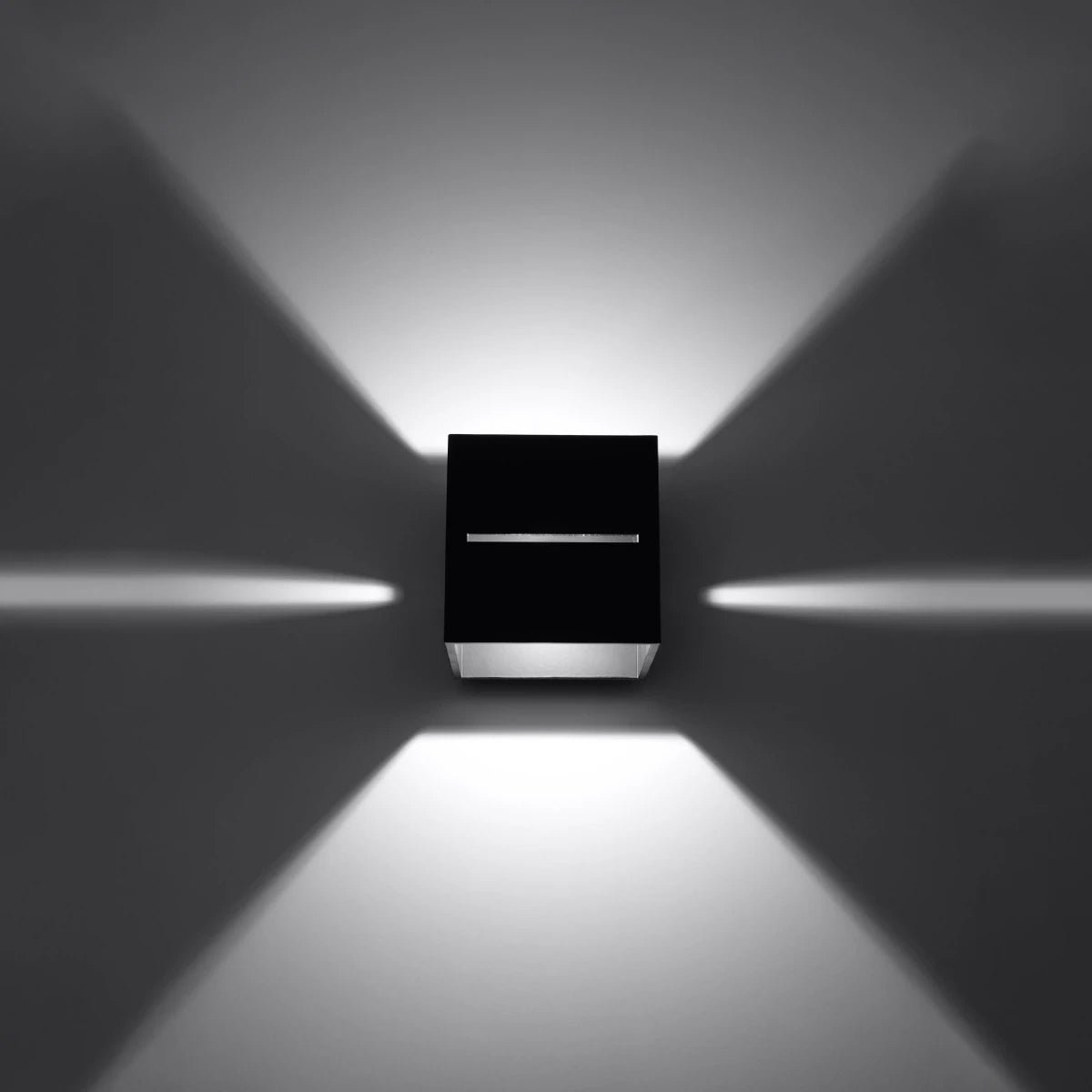 Aluminium Wall Light With Lobo Lamp - Deep Space