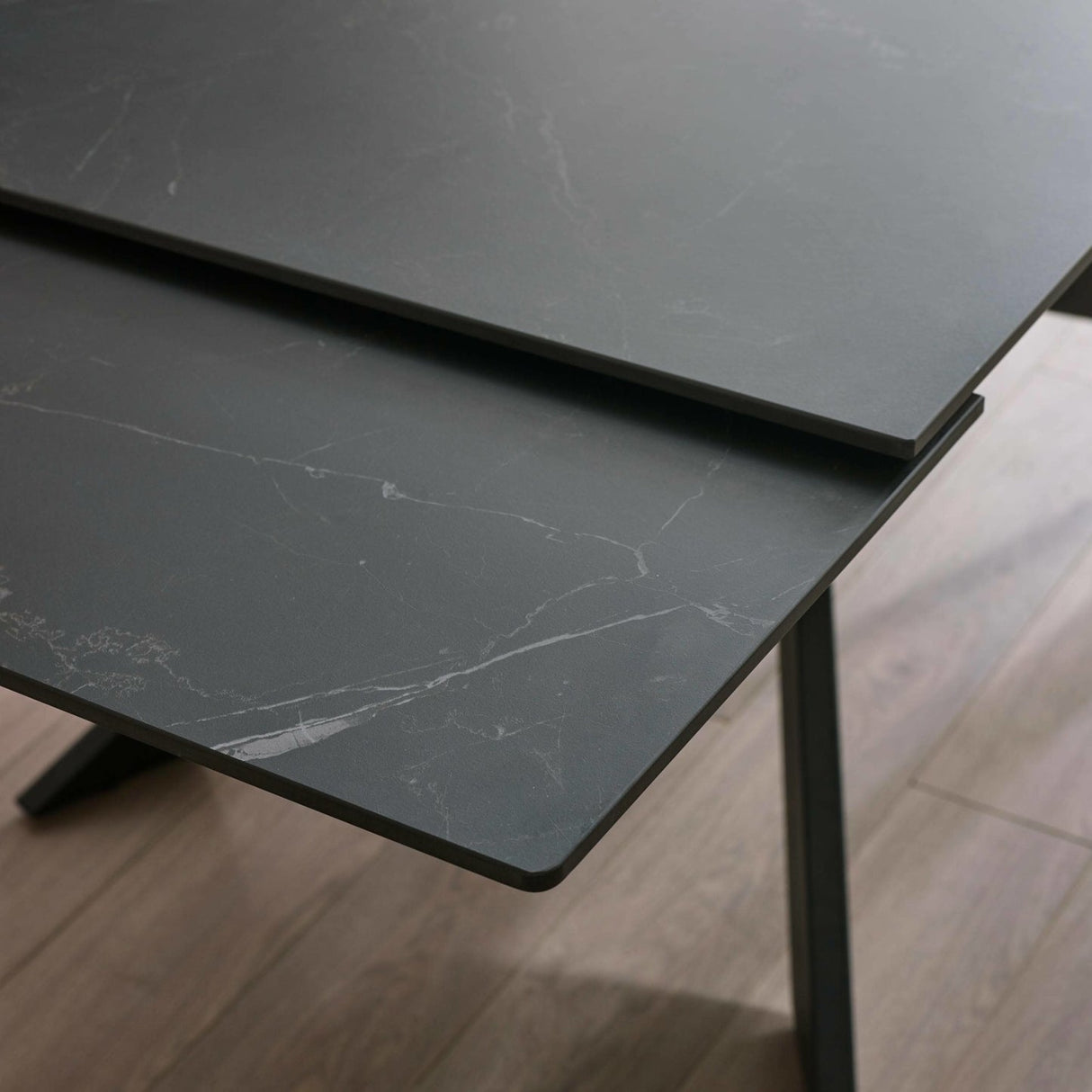 Ceramic Extending Dining Table for 4 to 6 People - Osaka
