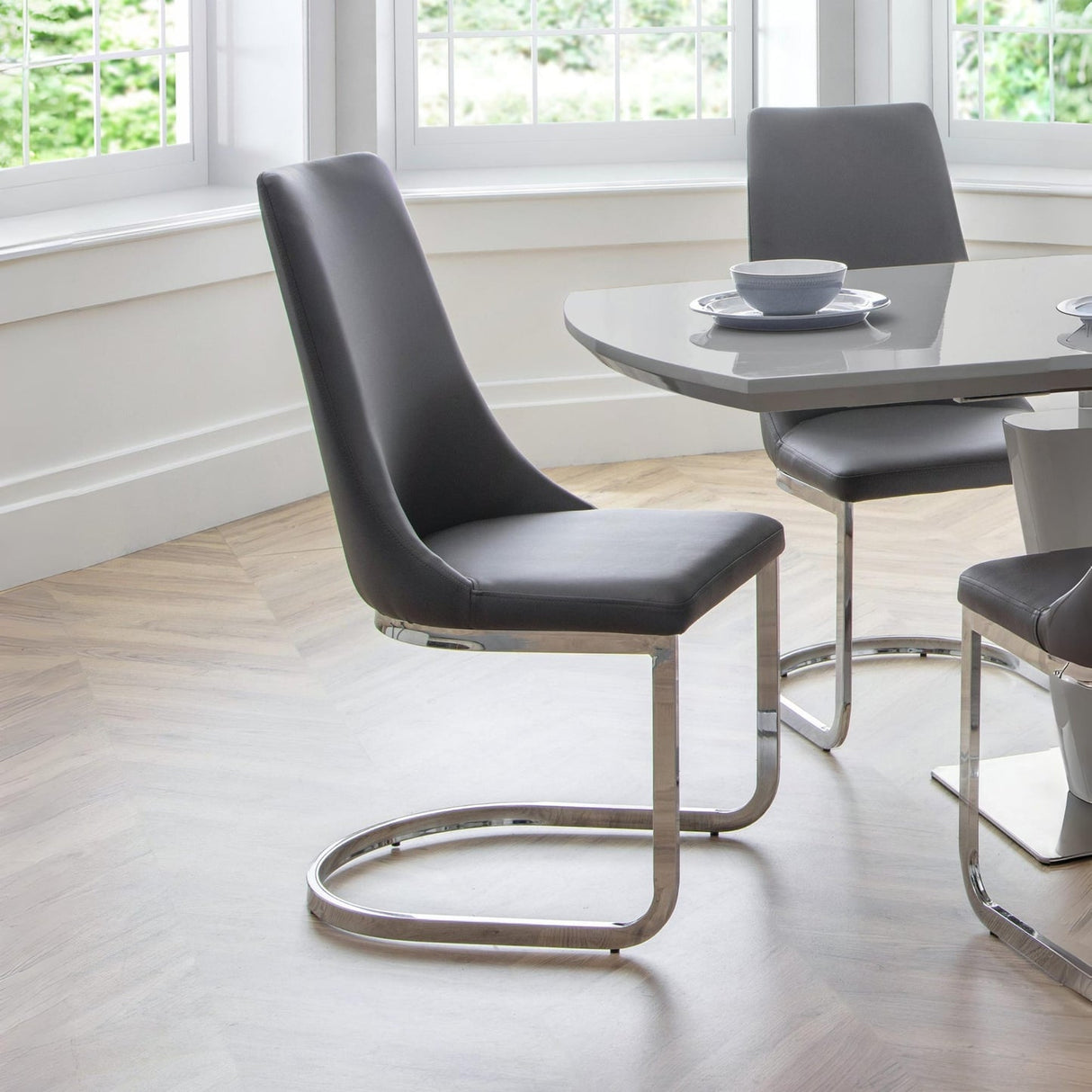 Faux Leather Dining Chairs in Set Of 2 Cantilever - Como