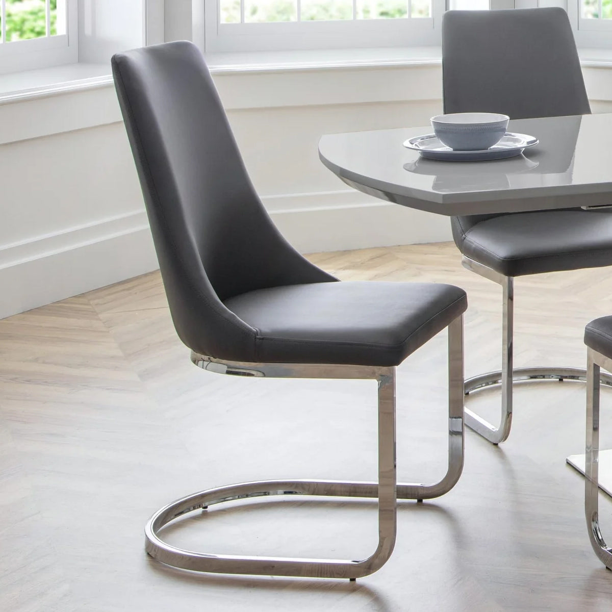 Faux Leather Dining Chairs in Set Of 2 Cantilever - Como