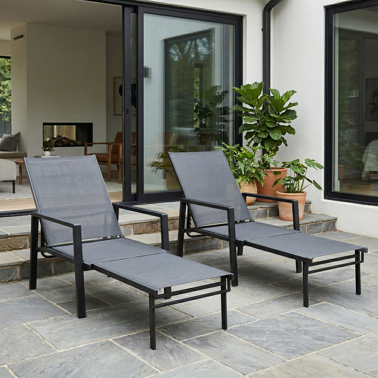 Metal Garden Sun Lounger With Retractable Footrest in Set of 2 - Velmora