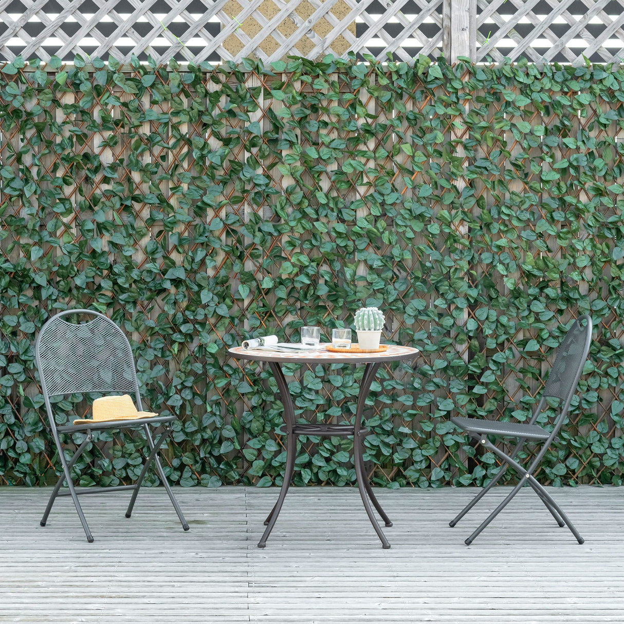 Polyester Expanding Garden Trellis Fence 200cm Wide in Set Of 4 - Velmora