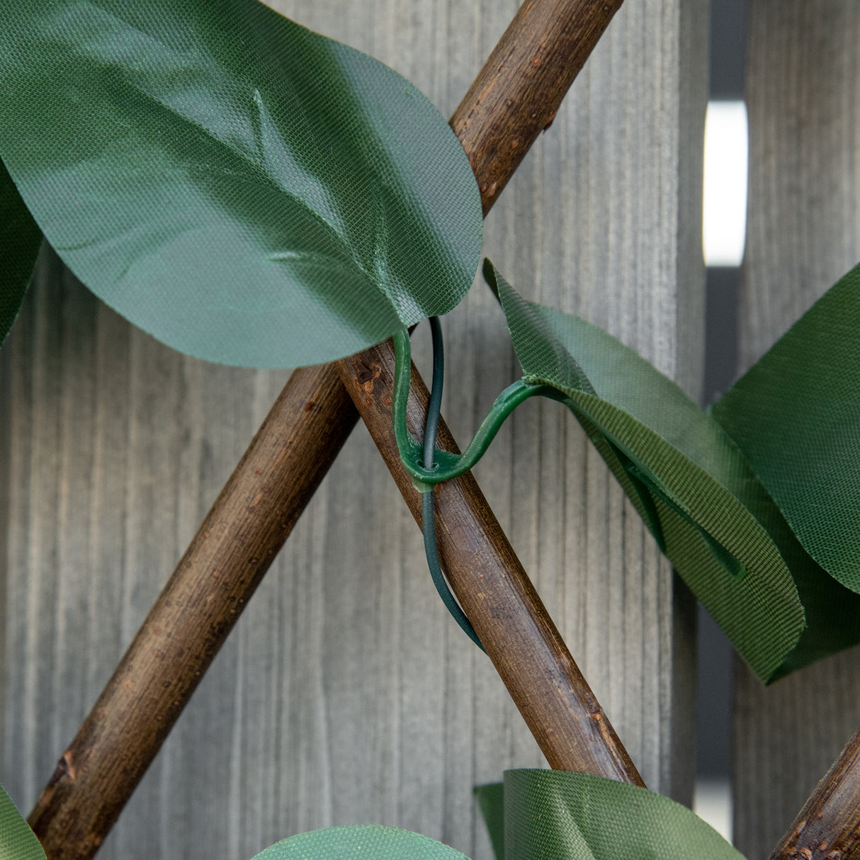 Polyester Expanding Garden Trellis Fence 200cm Wide in Set Of 4 - Velmora