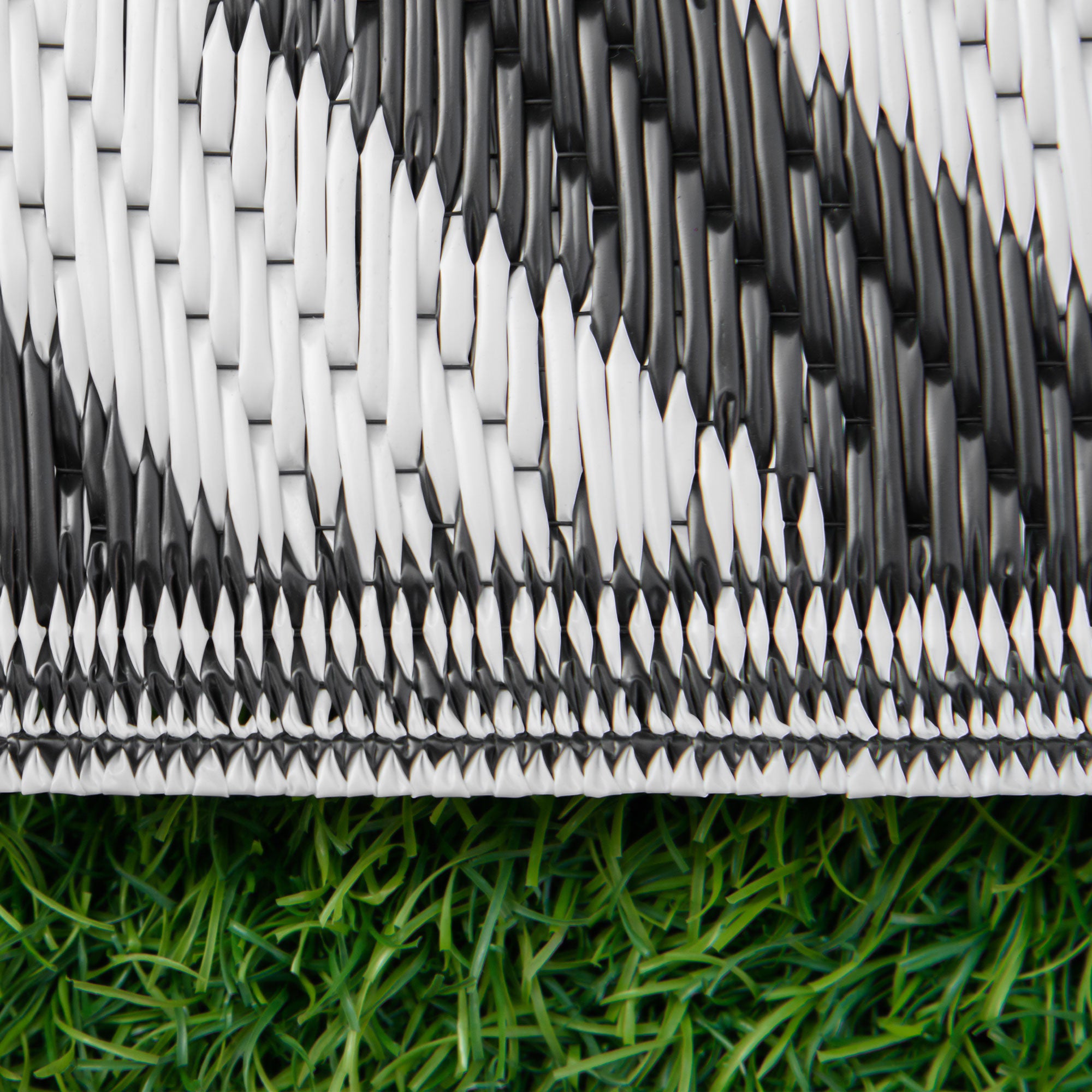 Polypropylene Outdoor Reversible Plastic Straw Rug 182cm Wide - Velmora