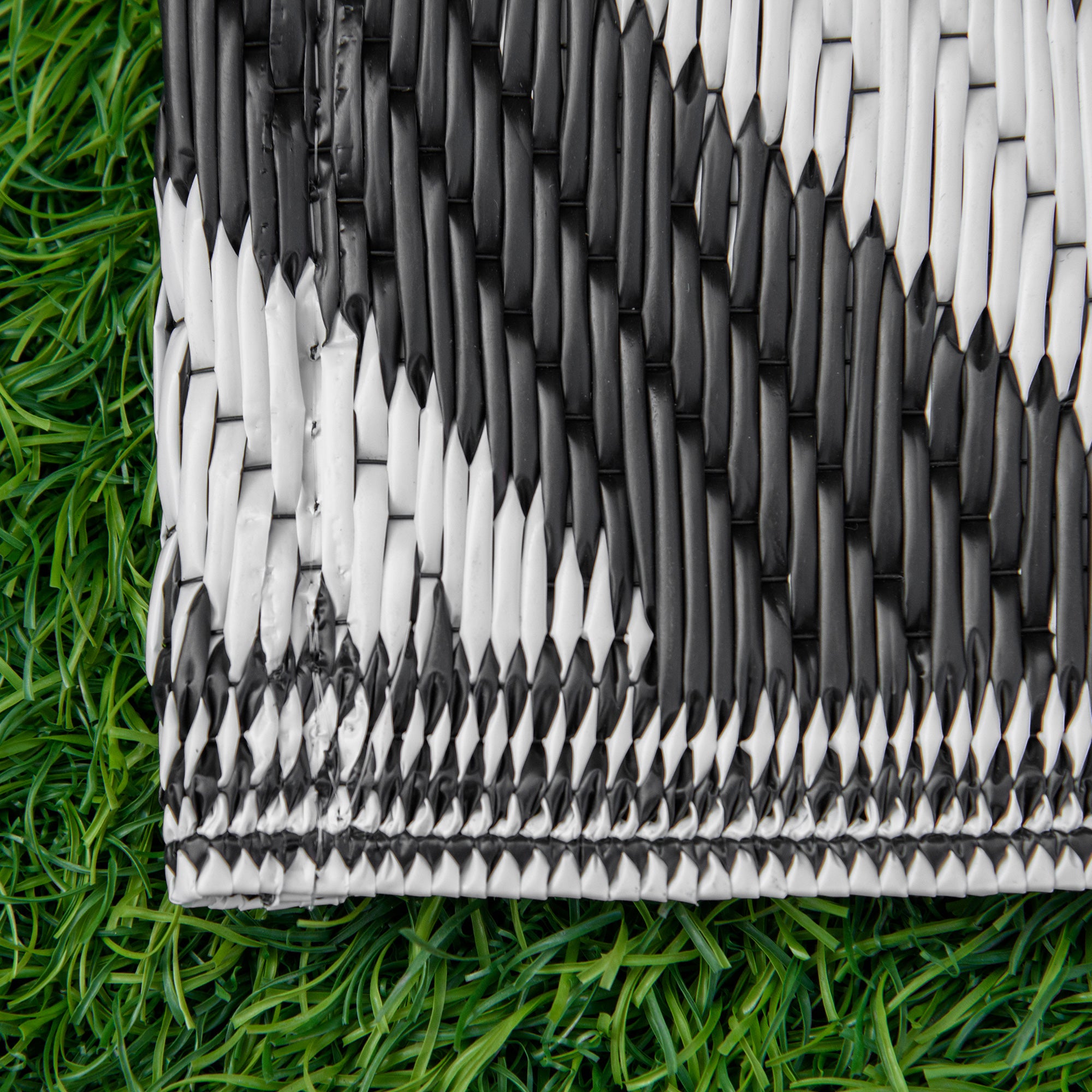 Polypropylene Outdoor Reversible Plastic Straw Rug 243cm Wide - Velmora