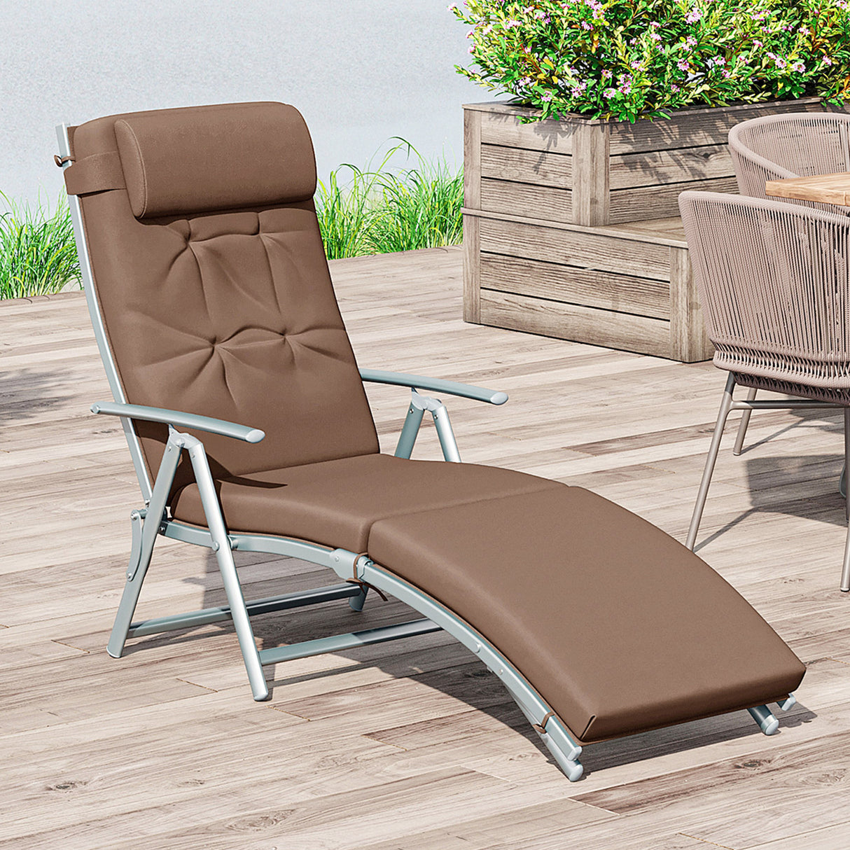 Steel Folding Recliner Chaise Garden Sun Lounger With 7 Levels Adjustable Backrest - Velmora