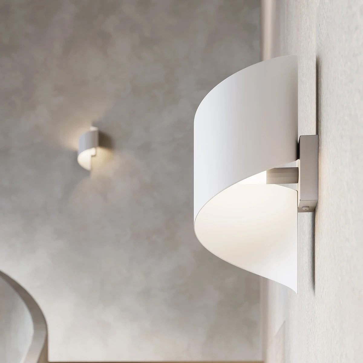 Steel Wall Light With Talassa Lamp - Blue Sapphire