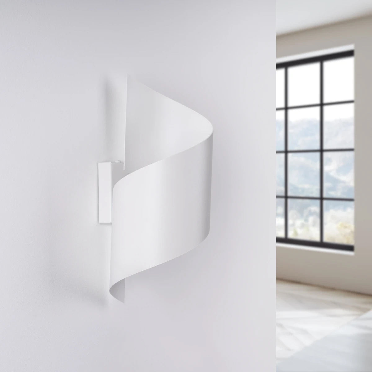 Steel Wall Light With Talassa Lamp - Blue Sapphire