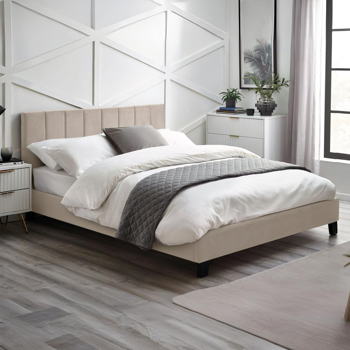 Velvet King Size Bed - Rosa