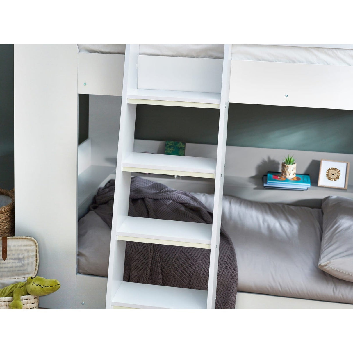 Wooden Bunk Bed With Ladder - Parsec