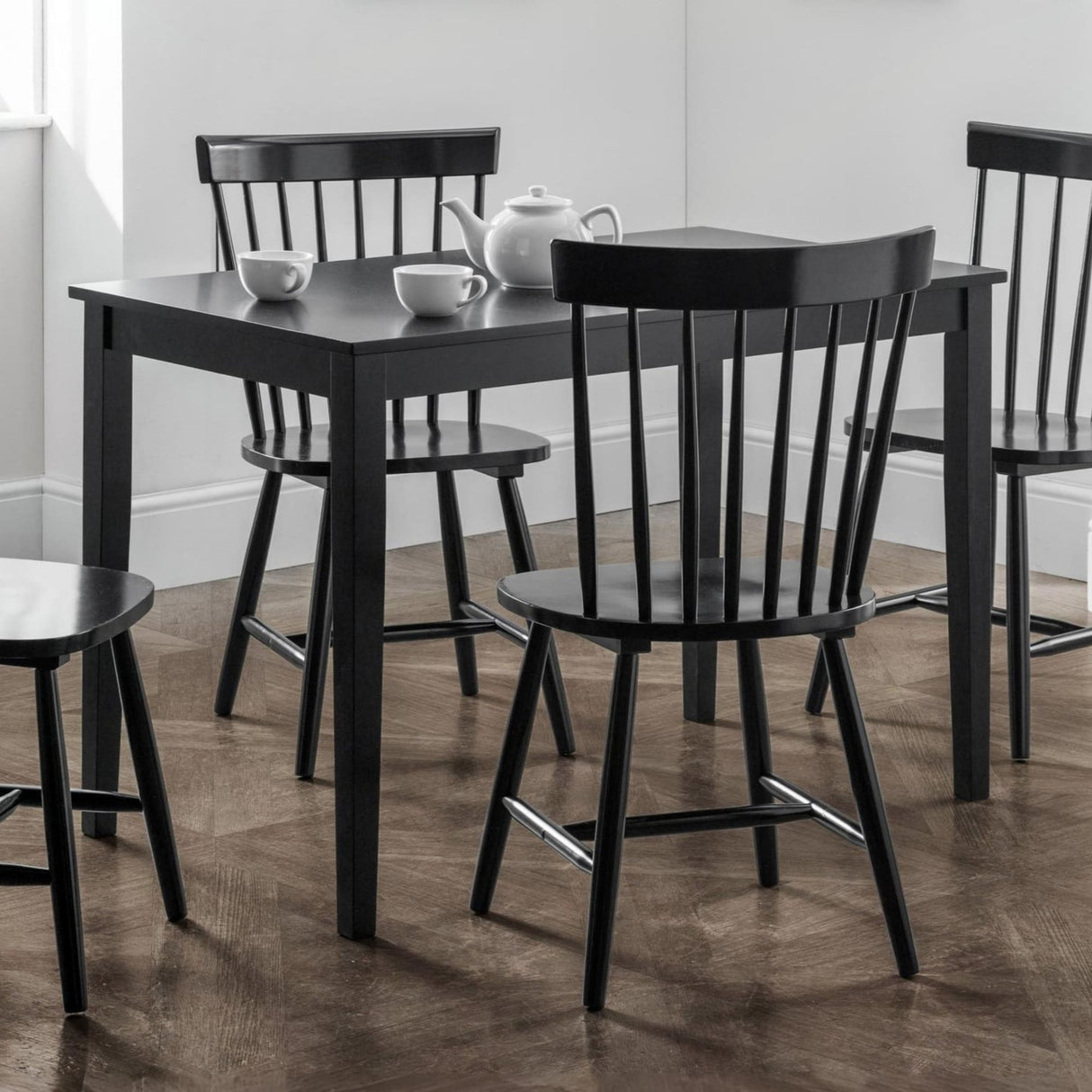 Wooden Dining Table for 4 People - Hudson