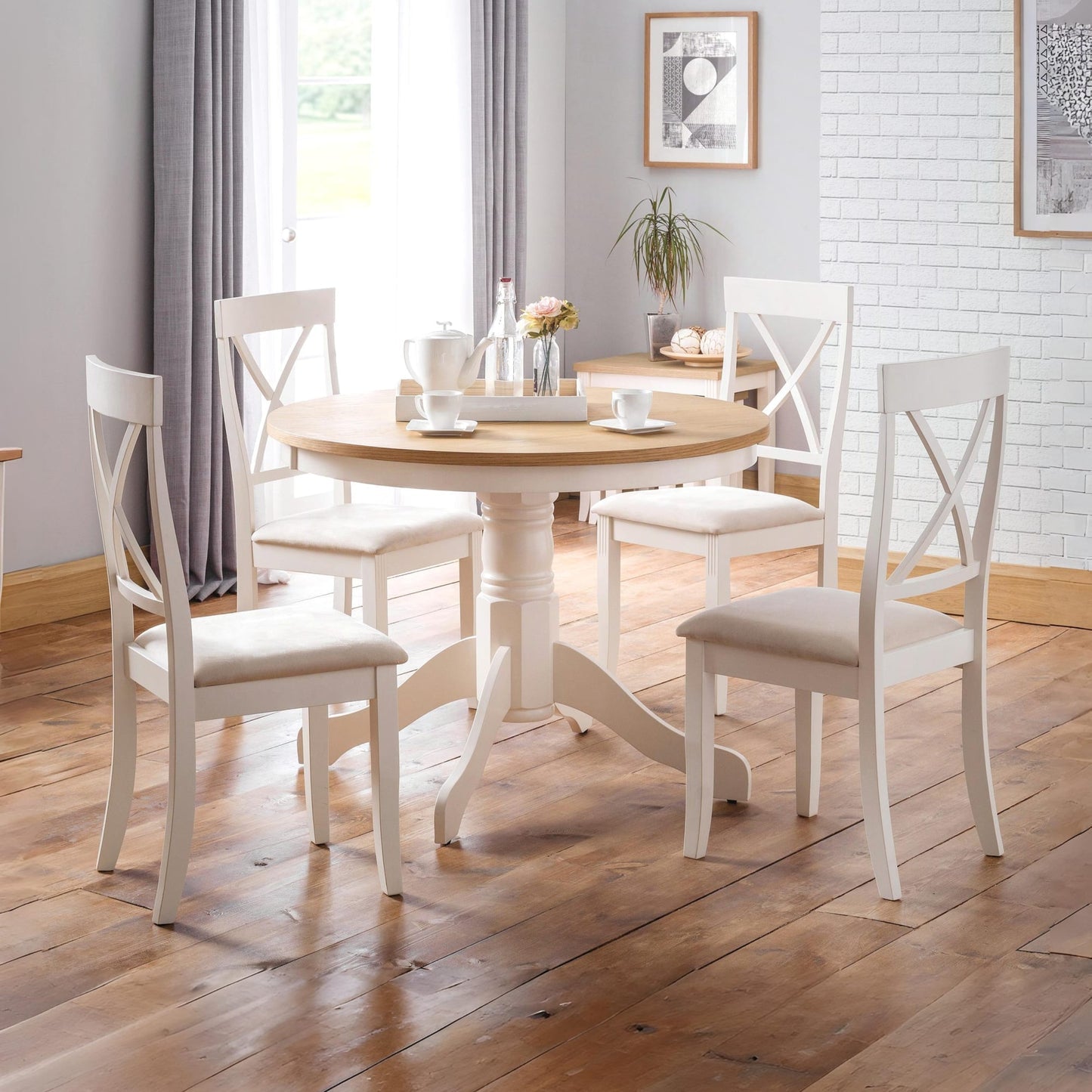 Wooden Dining Table for 4 People Round - Davenport