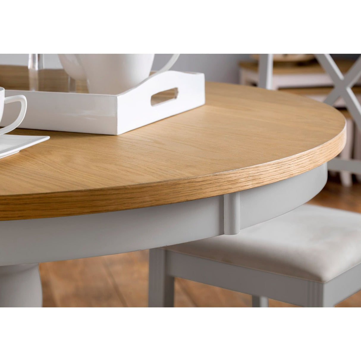 Wooden Dining Table for 4 People Round - Davenport