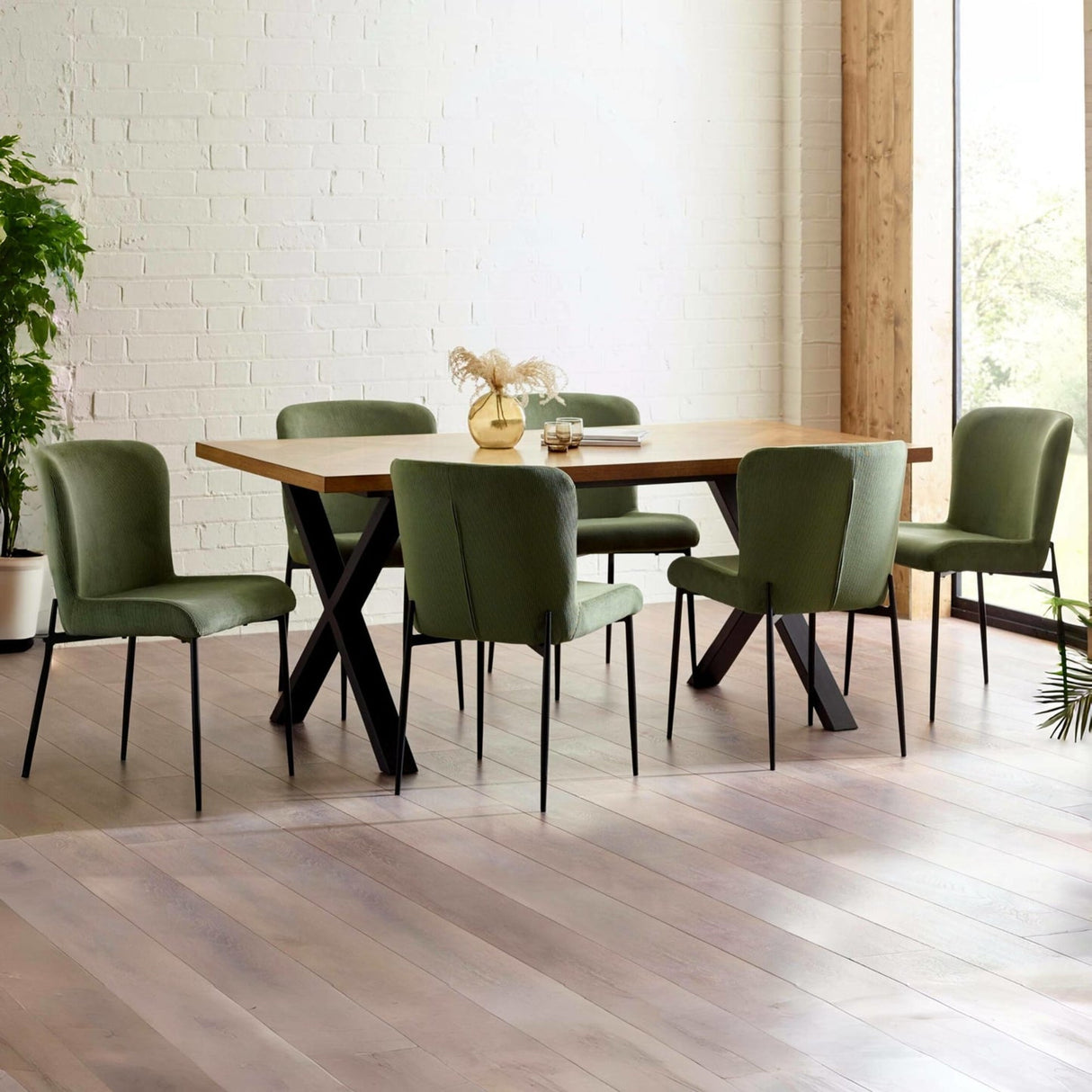 Wooden Dining Table for 4 to 6 People - Aron