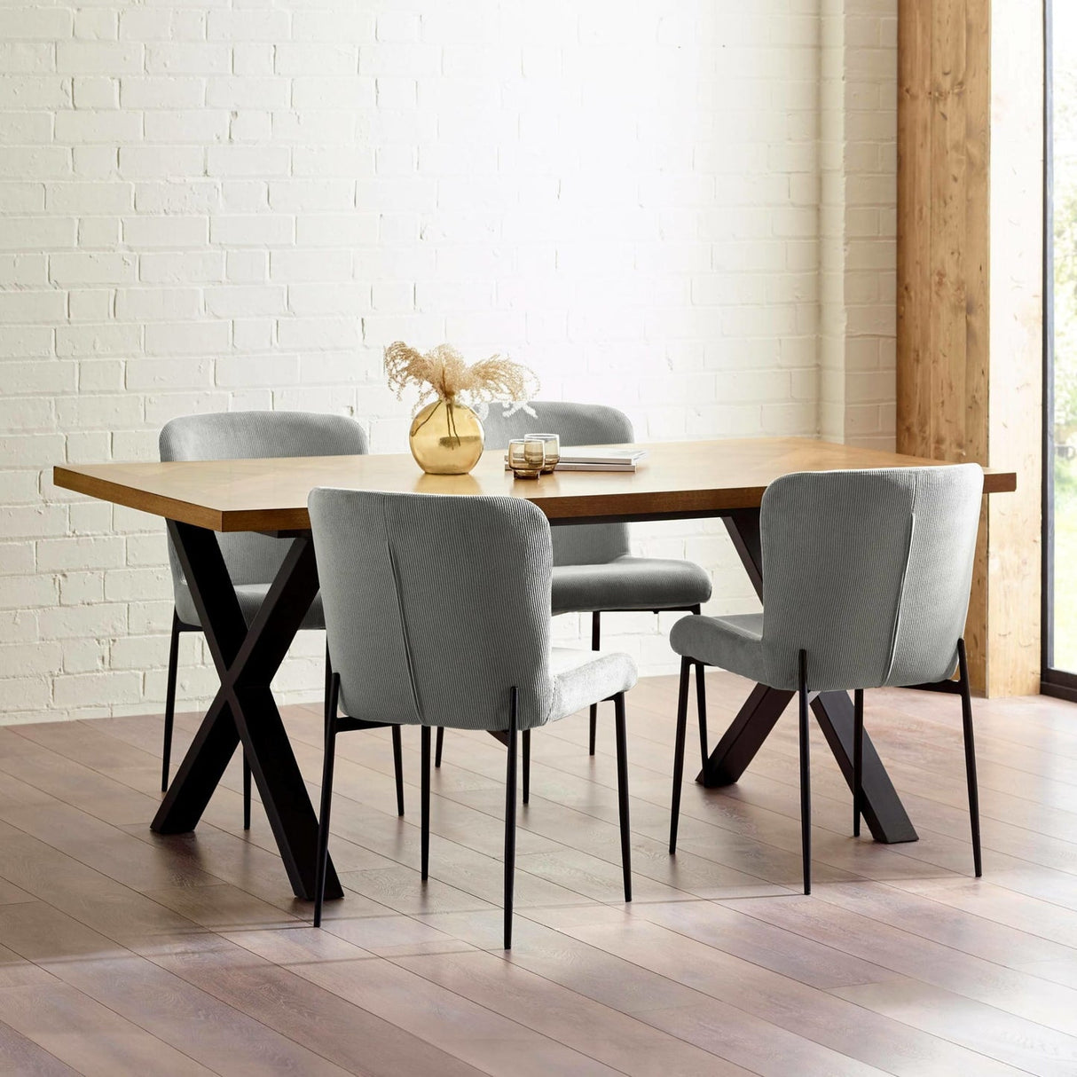 Wooden Dining Table for 4 to 6 People - Aron