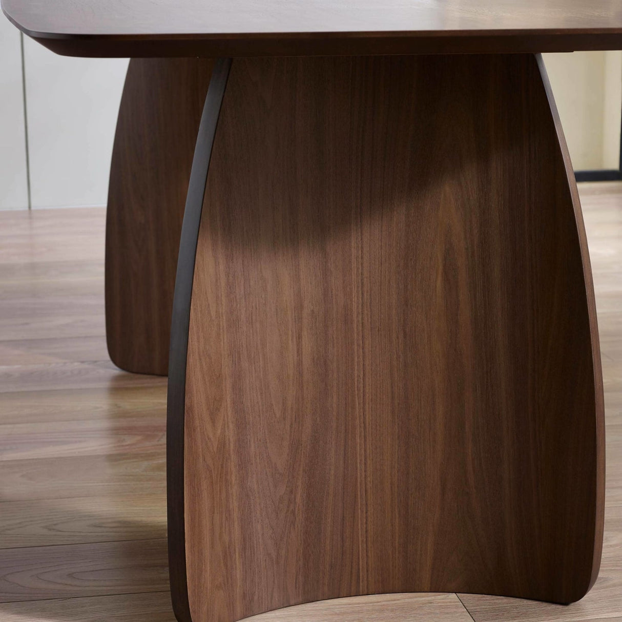 Wooden Dining Table for 4 to 6 People - Artemis