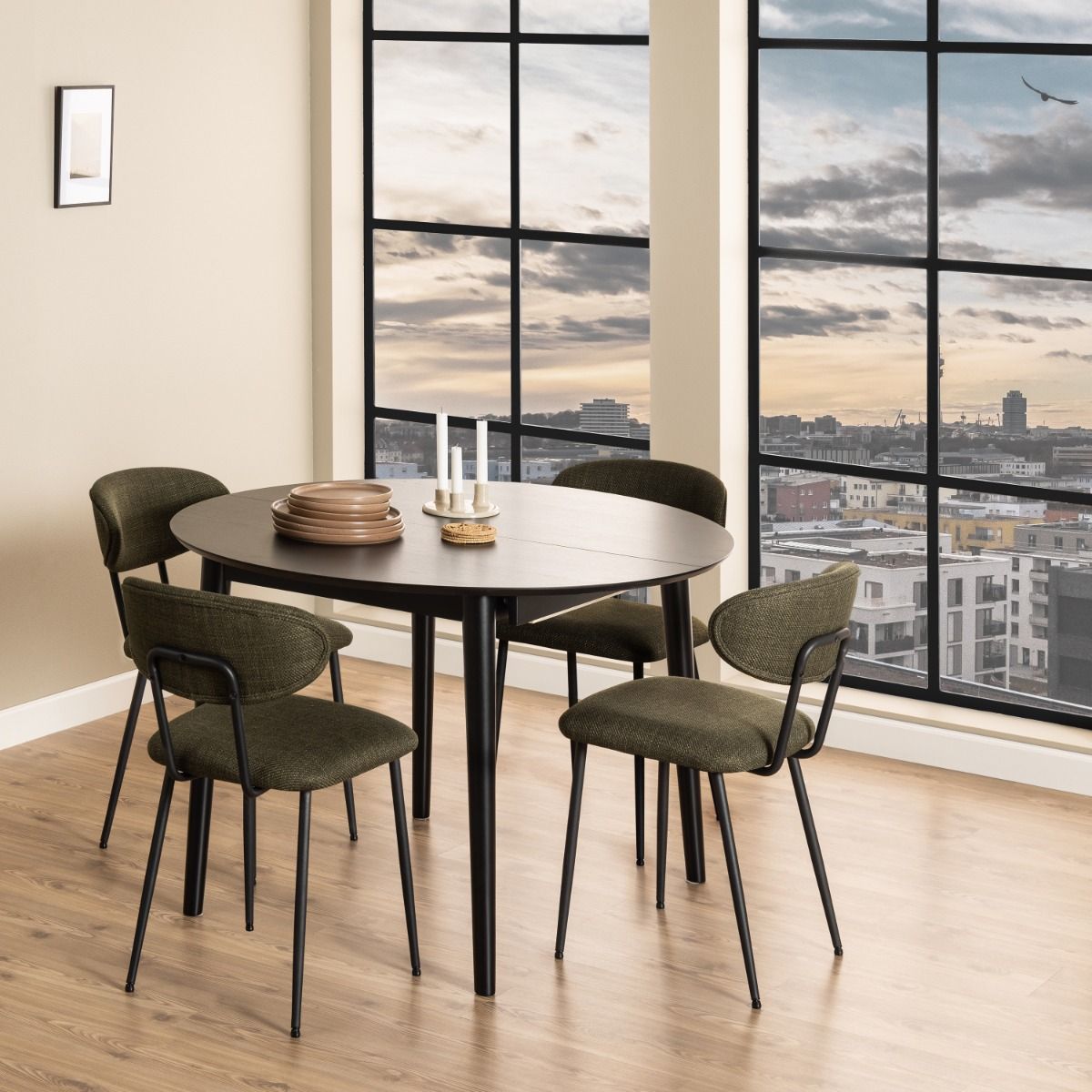 Wooden Dining Table for 4 to 6 People People Round Extending - Montreux